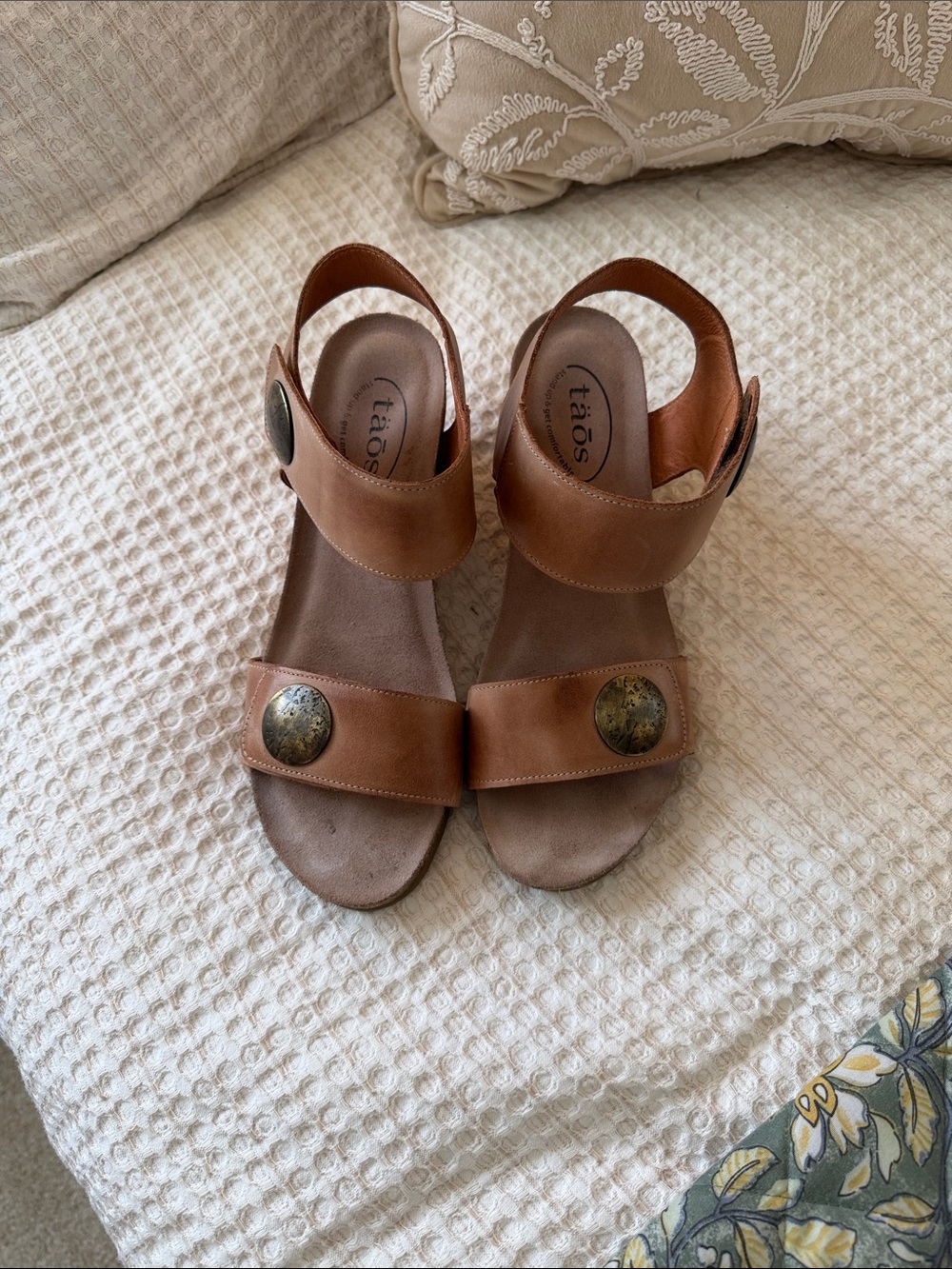 Taos Footwear Women’s Tan Leather Carousel 3 Sandals